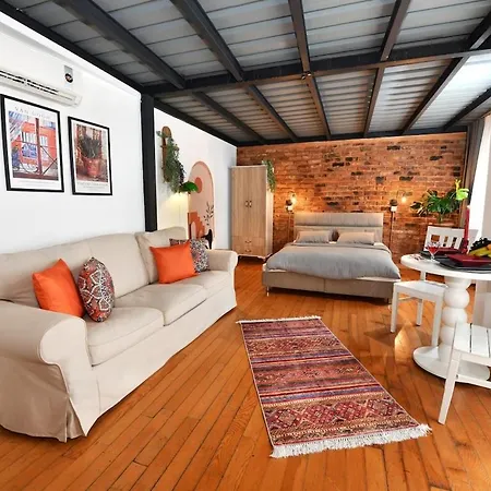 Cute Retro Balcony Ac Galata