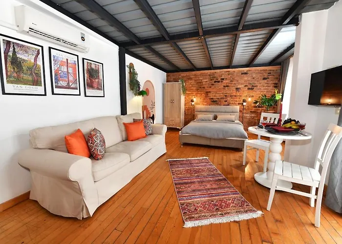 Cute Retro Balcony Ac Galata